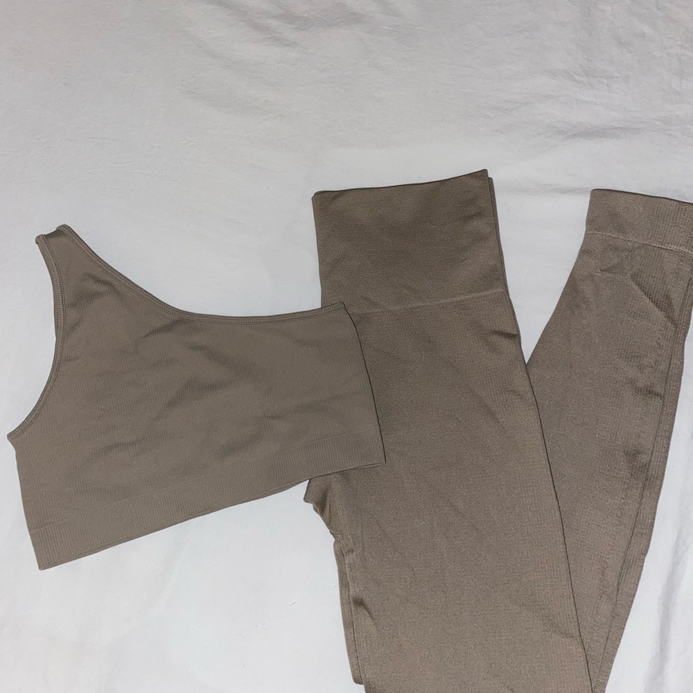 SET Active Tan Leggings